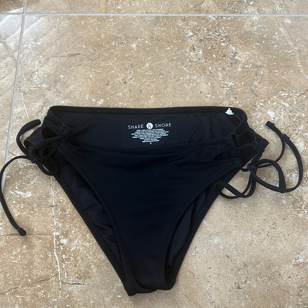 Criss cross black tied bikini bottom